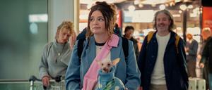 Meg Stalter in der Netflix-Serie „Too Much“.