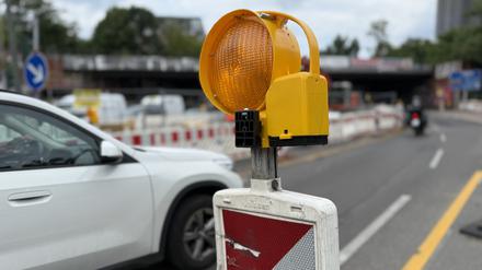 In Berlin wird gebaut: Baustelle am Wolfensteindamm in Steglitz-Zehlendorf.