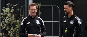 Julian Nagelsmann (l) und Sandro Wagner beim letzten gemeinsamen DFB-Training.