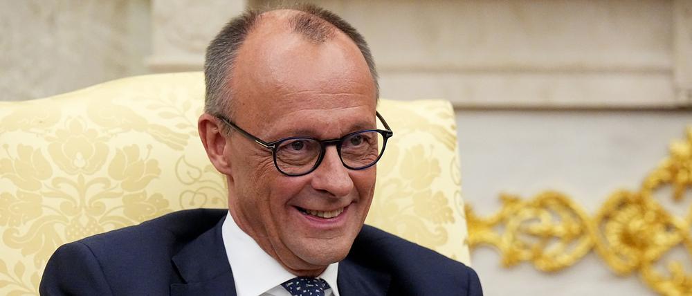 Bundeskanzler Friedrich Merz (CDU) wird im Oval Office im Weißen Haus von US-Präsident Trump empfangen.