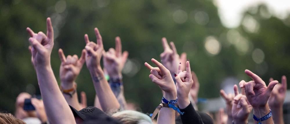 Die Rettungskräfte haben in diesem Jahr deutlich mehr Einsätze - eben weil deutlich mehr Menschen auf dem Festival sind. 