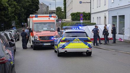 Ein Auto ist in Passau in eine Menschengruppe gefahren.