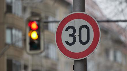 Berlins Verkehrssenatorin Ute Bonde plant weitere Tempo-30-Zonen. (Symbolbild)