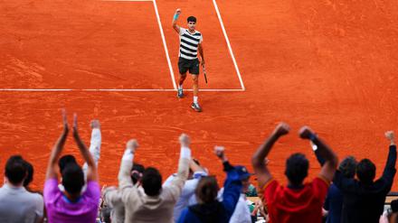Carlos Alcaraz verteidigt seinen Titel bei Roland Garros.