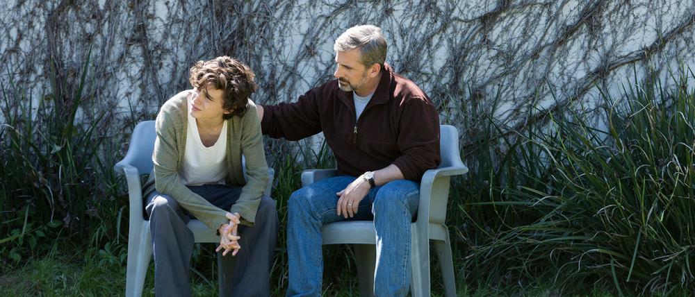 Vater David (Steve Carell, r) und Sohn Nic Sheff (Timothée Chalamet, l) müssen reden.
