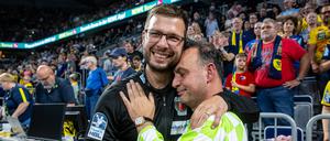 Wird Bob Hanning am Saisonende wieder in den Armen von Jaron Siewert weinen?