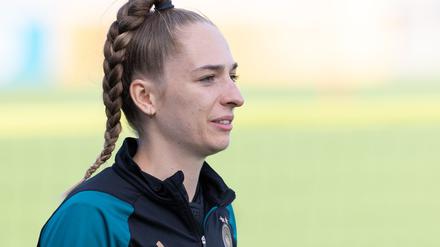 Frankfurts Sophia Kleinherne wechselt zum Bundesliga-Rivalen VfL Wolfsburg.