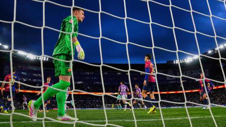  Marc-André ter Stegen musste sich in Barcelona zuletzt hinten anstellen.