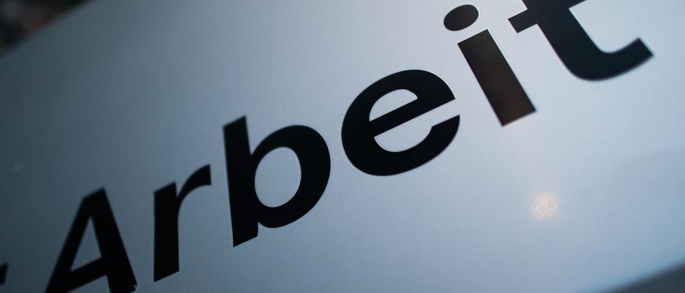 Die lange gute Entwicklung am Arbeitsmarkt in Deutschland hat für mehr reguläre Arbeitsverhältnisse gesorgt.