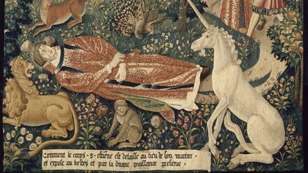 Die vermutlich aus Brüssel stammende Tapisserie mit dem Heiligen Stephanus, dessen Leichnam ein Einhorn bewacht, entstand um 1500.