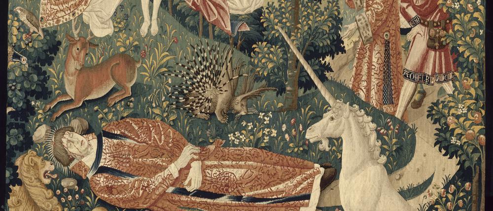 Die vermutlich aus Brüssel stammende Tapisserie mit dem Heiligen Stephanus, dessen Leichnam ein Einhorn bewacht, entstand um 1500.