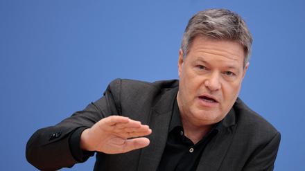 24.02.2025, Berlin: Robert Habeck (Bündnis 90/Die Grünen), damaliger Bundesminister für Wirtschaft und Klimaschutz und Kanzlerkandidat, gibt im Haus der Bundespressekonferenz eine Pressekonferenz.