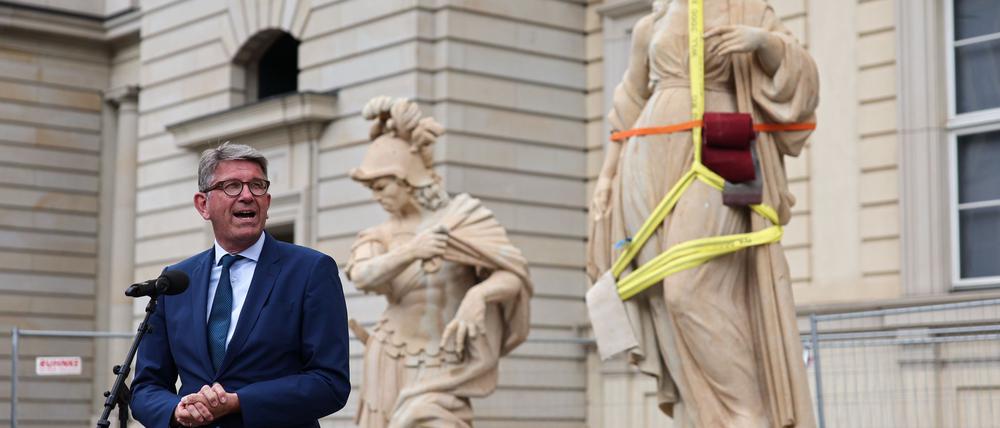 Kulturstaatsminister Wolfram Weimer besuchte das Humboldt Forum anlässlich der baulichen Fertigstellung.