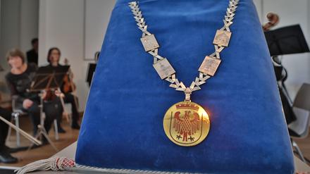 Die Amtskette des Potsdamer Stadtoberhaupts: Wer trägt sie als Nächste oder Nächster?
