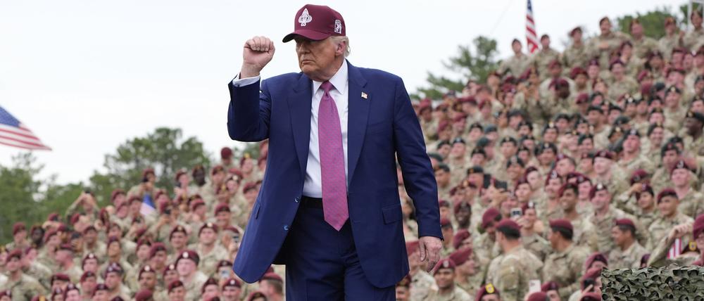 Präsident Donald Trump auf dem Militärstützpunkt Fort Bragg