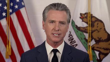 Das vom Büro des kalifornischen Gouverneurs veröffentlichte Handout zeigt Gouverneur Gavin Newsom während einer Ansprache.