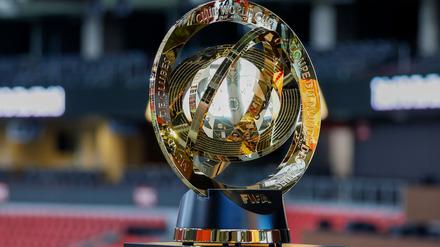 Die Trophäe für den Finalsieger am 13. Juli.