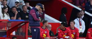 Thomas Tuchel verzweifelt vor der englischen Bank. Die Three Lions verlieren gegen Senegal ihr erstes Spiel unter dem neuen Trainer.