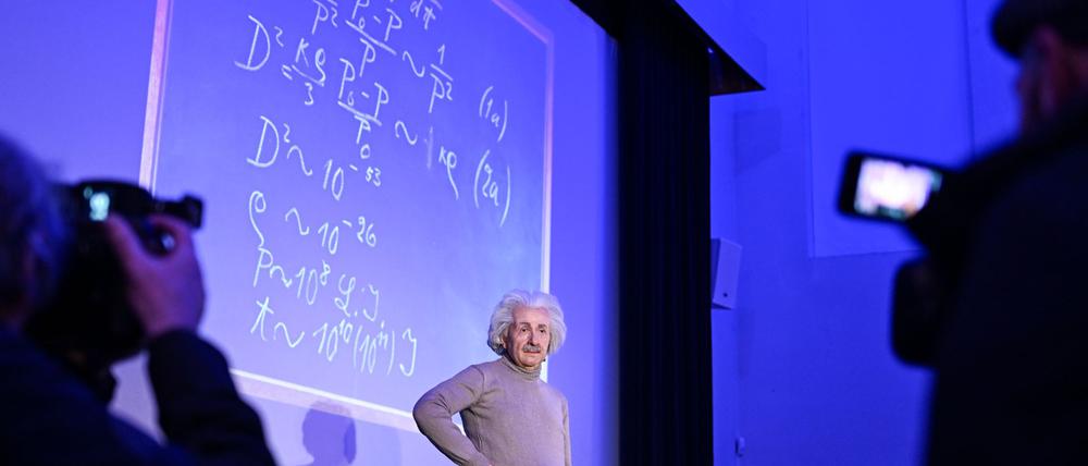 In der Archenhold-Sternwarte hielt Einstein erstmals im Juni 1915 einen öffentlichen Vortrag zur Allgemeinen Relativitätstheorie.