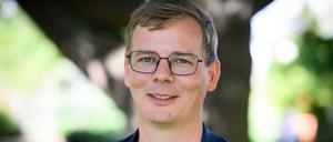 Der Brandenburger Linke-Landeschef Sebastian Walter warnt vor Kürzungen im Sozialbereich (Archivbild).