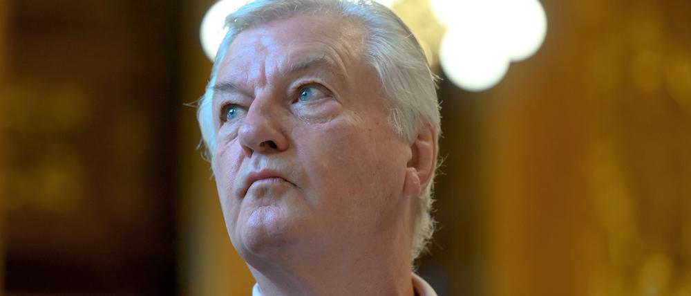 „Compact“-Chefredakteur Elsässer lässt Sellner regelmäßig für sein Magazin schreiben.