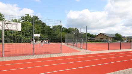 Bereits für den Breitensport geöffnet sind etwa die Sportplätze des Oberstufenzentrums (OSZ) I in Potsdam.