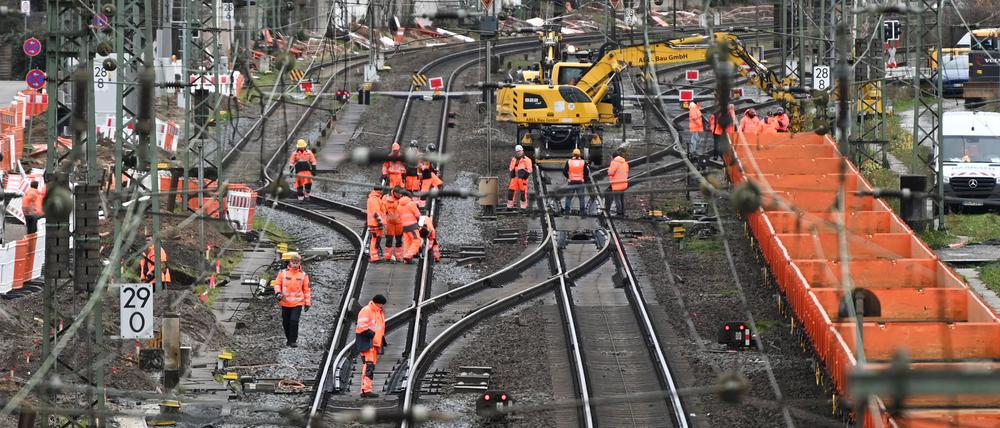Der Bundesrechnungshof moniert auch, das Verkehrsministerium habe es versäumt, eine sachgerechte Erfolgskontrolle zur Generalsanierung zu fordern. (Symbolbild)