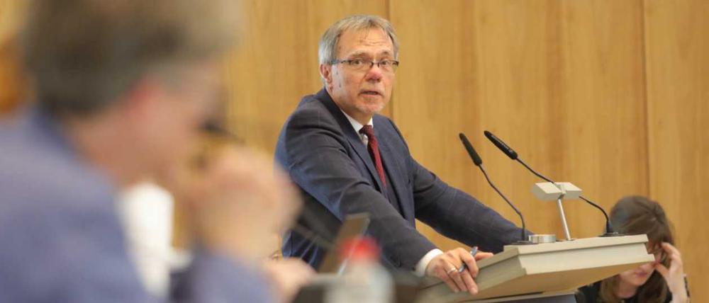 Burkhard Exner (SPD) führt nach der Abwahl von Mike Schubert (SPD) als Interims-OB die Amtsgeschäfte im Rathaus.