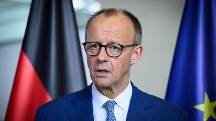 Bundeskanzler Friedrich Merz (CDU) äußert sich bei einer Pressekonferenz mit der Ministerpräsidentin von Dänemark, Frederiksen, nach ihrem Gespräch im Bundeskanzleramt.
