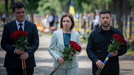 Staats- und Regierungschefs aus Südosteuropa legten in Odessa Blumen für gefallene ukrainische Soldaten nieder. 