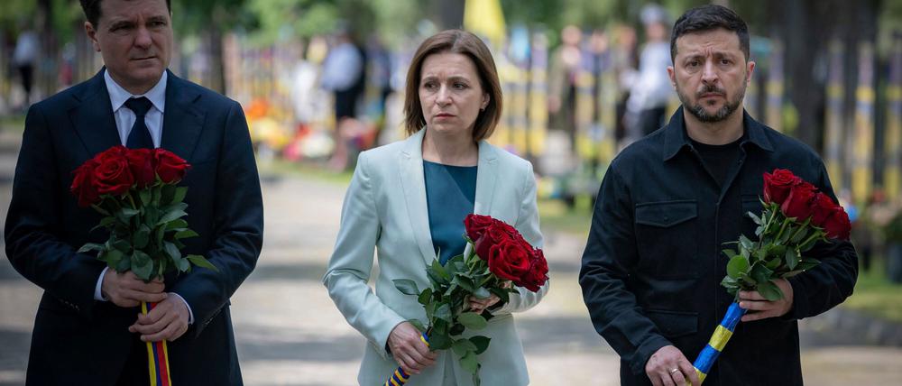 Staats- und Regierungschefs aus Südosteuropa legten in Odessa Blumen für gefallene ukrainische Soldaten nieder. 