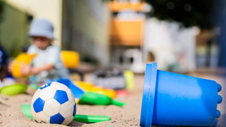 Spielerisch können Kita-Kinder ihr Sprechen ausprobieren. (Symbolbild)