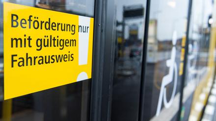 Bislang ist das Fahren ohne gültigen Fahrschein eine Straftat. (Archivbild) 