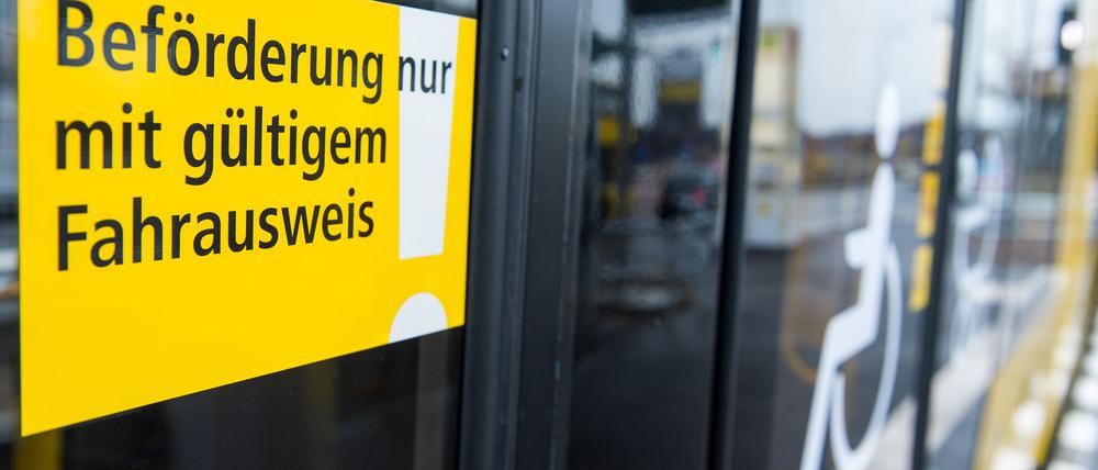 Bislang ist das Fahren ohne gültigen Fahrschein eine Straftat. (Archivbild)