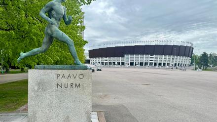 Bei einem WM-Qualifikationsspiel im Olympiastadion von Helsinki hat es einen tragischen Zwischenfall gegeben. 