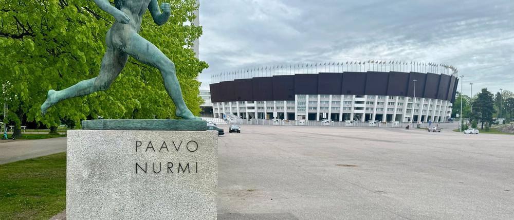 Bei einem WM-Qualifikationsspiel im Olympiastadion von Helsinki hat es einen tragischen Zwischenfall gegeben.