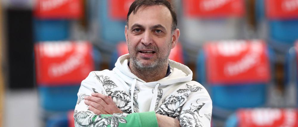 Bob Hanning ist seit 20 Jahren Geschäftsführer der Füchse. Am Sonnabend treffen die Berliner um 15 Uhr im Halbfinale der Champions League in Köln auf HBC Nantes (DF1 und Dazn live). Danach spielt Magdeburg gegen Barcelona.