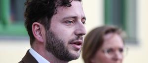 Die Grünen haben Fehler gemacht im Umgang mit Vorwürfen gegen ihren Bundestagsabgeordneten Stefan Gelbhaar – das räumt der Vorstand ein. 