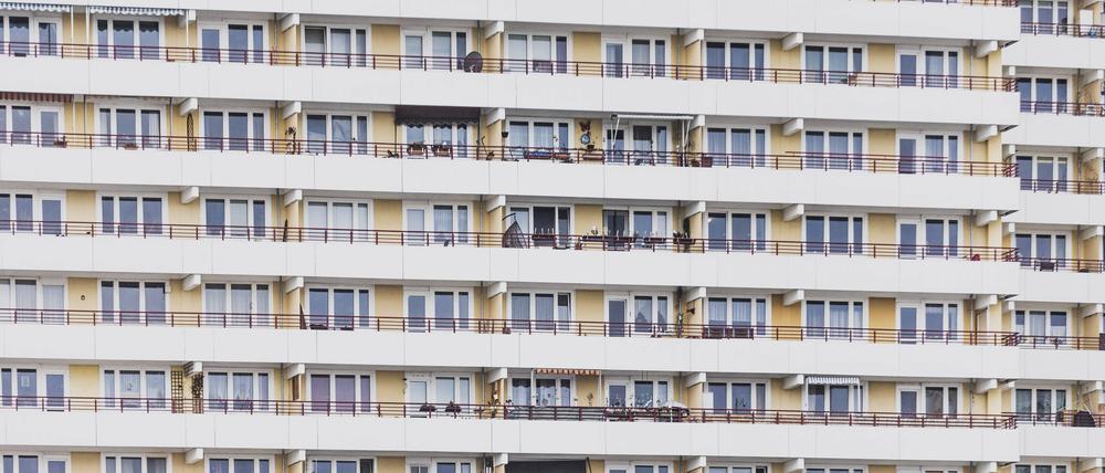 Ein Wohnblock im Bezirk Marzahn (Symbolbild).
