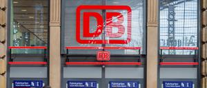 Die angeschlagene Bahn will mit der Abschaffung der Familienreservierung Geld sparen. (Archivbild)