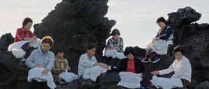 Jane Jin Kaisens Video „Halmang“ porträtiert Tiefseetaucherinnen auf der südkoreanischen Insel Jeju.
