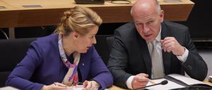 Franziska Giffey (SPD), Wirtschaftssenatorin und Stellvertreterin des Regierenden Bürgermeisters, und Kai Wegner (CDU), Regierender Bürgermeister im Berliner Abgeordnetenhaus.