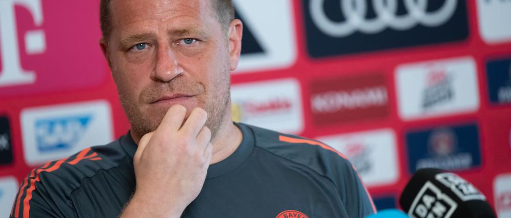 Sportvorstand Max Eberl äußert sich im Teamhotel des FC Bayern in Orlando zu Leroy Sané.