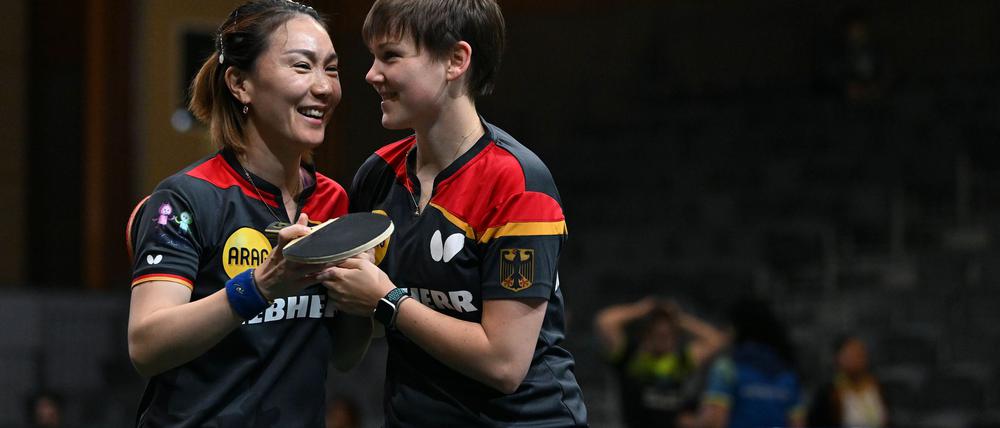 Nina Mittelham (r) kam für den TTC Eastside im zweiten Endspiel der Champions League erneut nicht zum Einsatz.