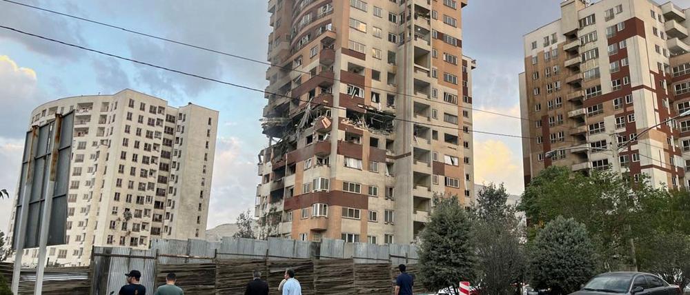Israel hat mit einem Großangriff auf Ziele im Iran begonnen. 