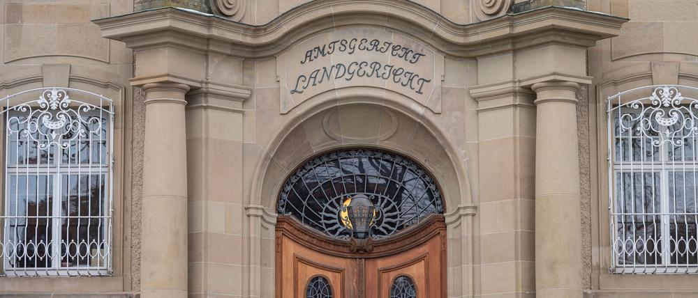 Ein Jugendlicher soll auf seinen Freund geschossen haben. Jetzt steht er vor Gericht. (Archivbild)