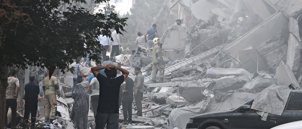 Zerstörung und Verletzte in Teheran