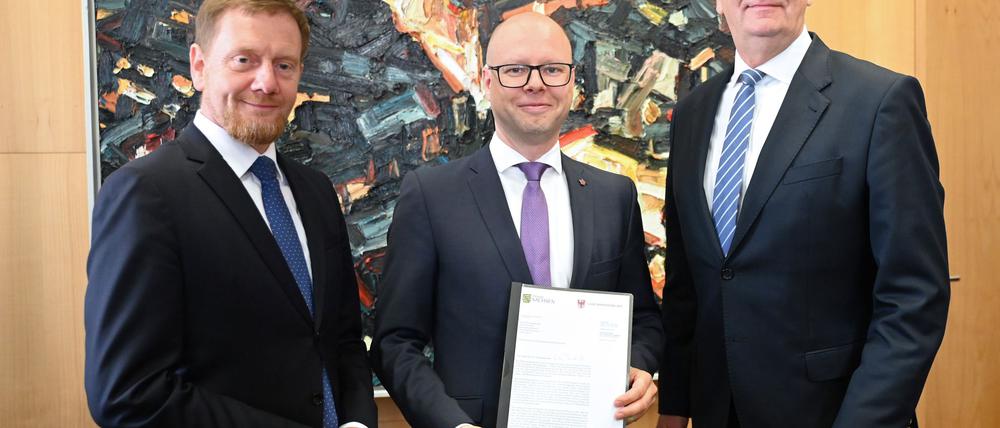 Die Ministerpräsidenten von Sachsen und Brandenburg, Michael Kretschmer (CDU) und Dietmar Woidke (SPD) setzen sich für die weitere Finanzierung der Stiftung für das sorbische Volk ein.