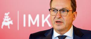 Heikles Gastspiel. Bundesinnenminister Alexander Dobrindt am Freitag im Rahmen der Innenministerkonferenz in Bremerhaven.