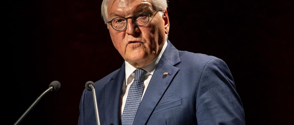 Der Bundespräsident Frank-Walter Steinmeier arbeitet im Juli drei Tage lang von Neuruppin aus und sucht den Austausch mit Bürgern. (Archivbild)